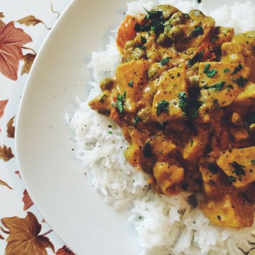 curry in basmati riž